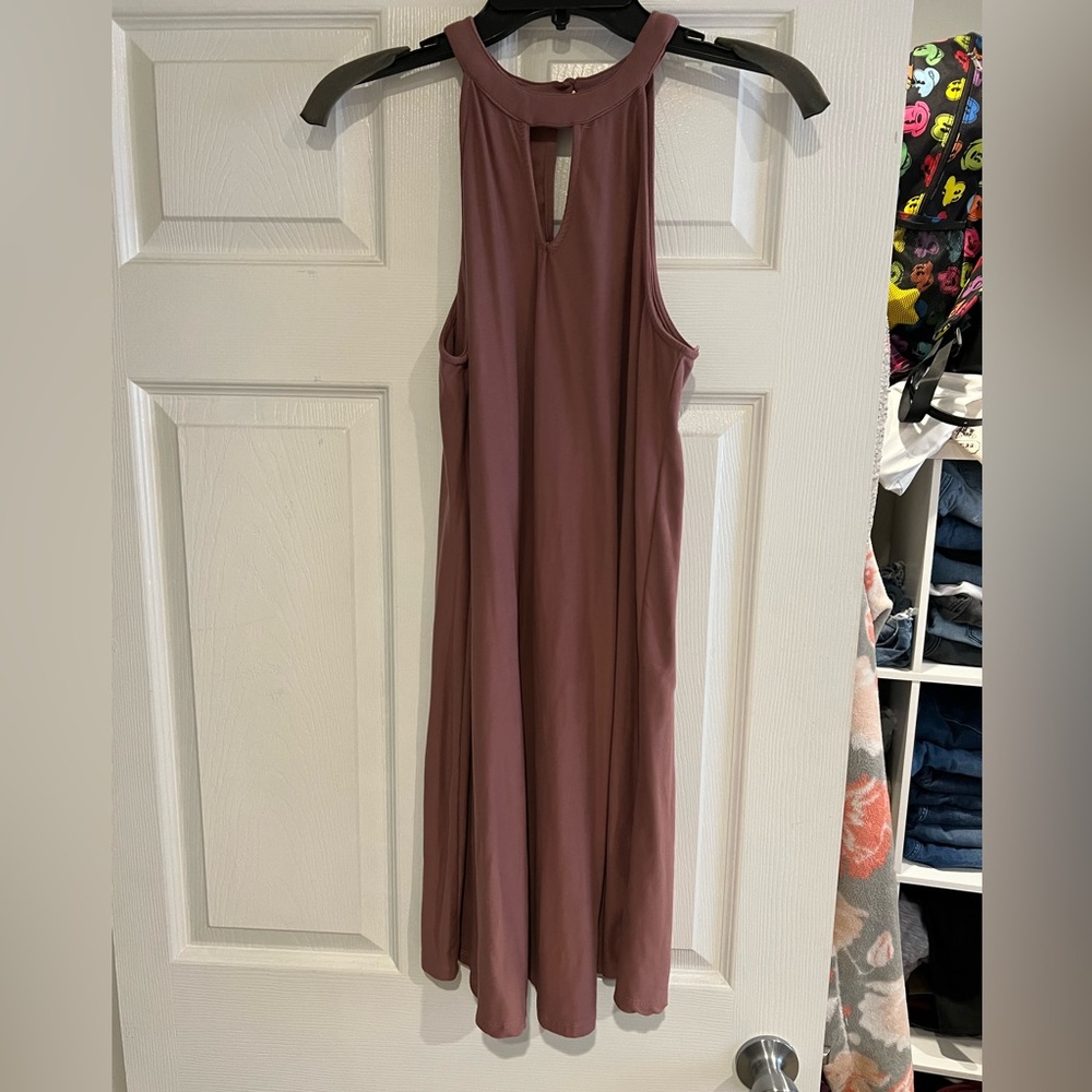 Keyhole detail dress